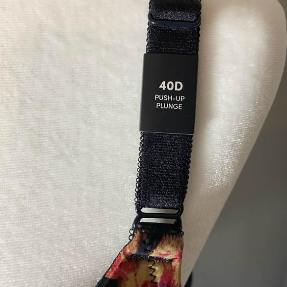 Torrid push up bra. - Picture 4 of 5